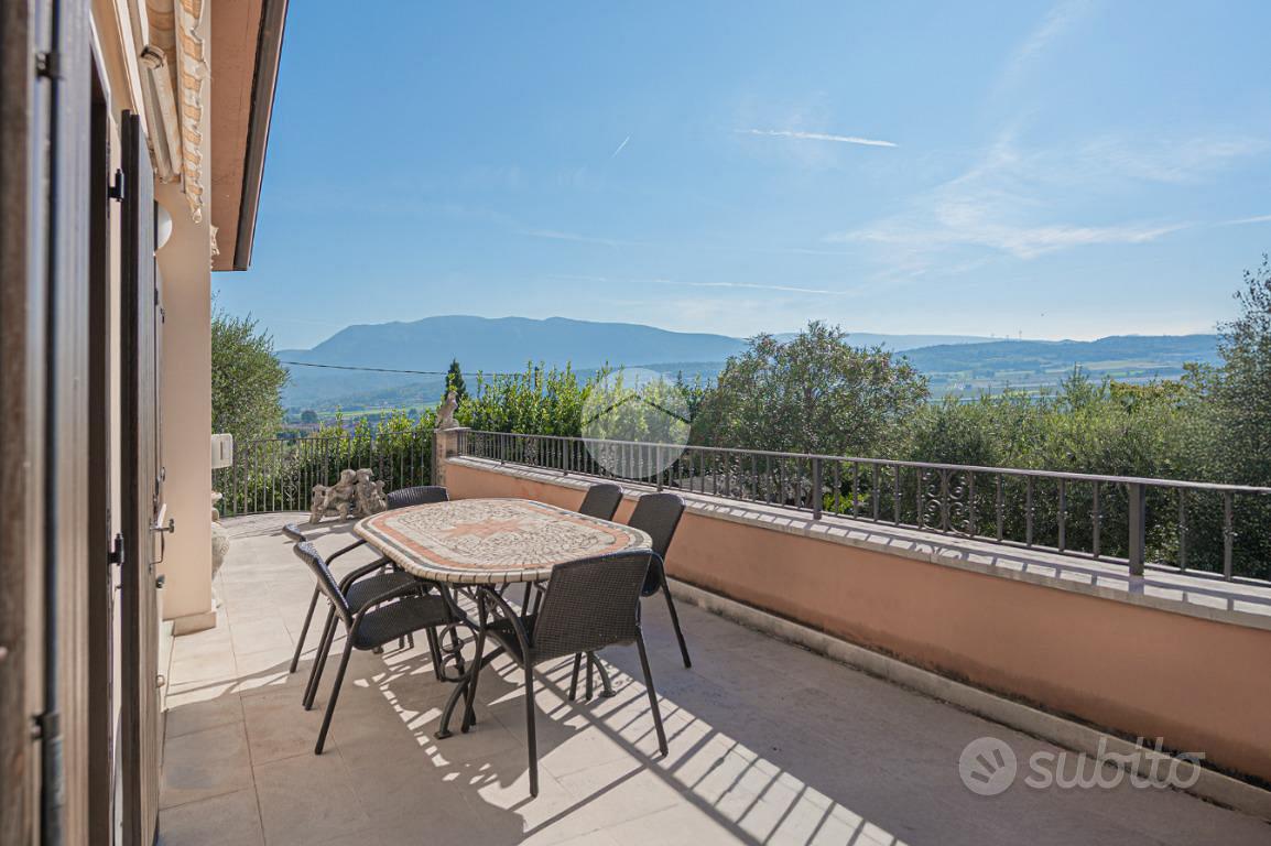 VILLA SINGOLA A CAPRINO VERONESE - Vista 3