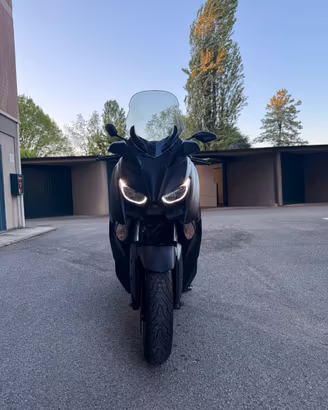 Yamaha x-max 300