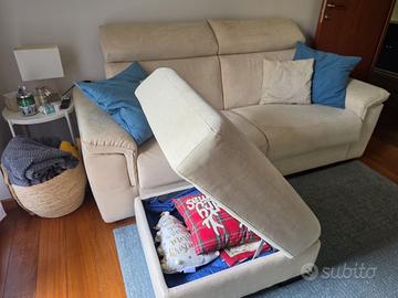Divano letto Dondi con pouf, come nuovo.