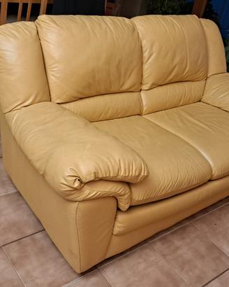 divano letto in pelle