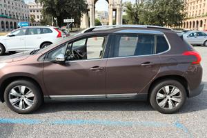 Peugeot 2008 Allure 1.2 benzina – 96.000 km – giug