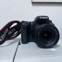 Canon EOS 77D + obiettivo EFS 18-55 mm