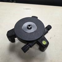 Staffa girevole manuale per tracciatore laser