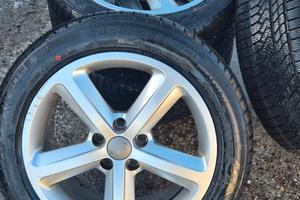 Cerchi Audi originali 17" con gomme invernali