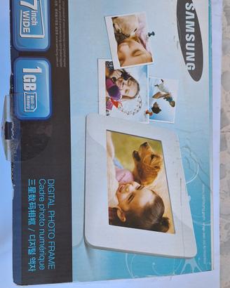 Cornice Digitale Samsung SPF-71ES. €€ trattabile