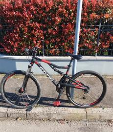 Mountain bike rockrider 520