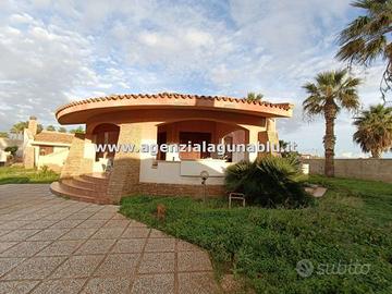 Villa a 250 metri dal mare