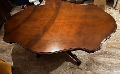 Tavolo con sedie in legno (arte povera)