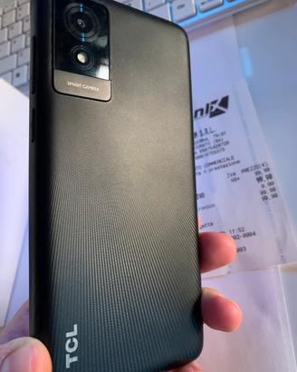 Cellulare TCL 501