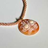 Cammeo artigianale con montatura oro 750