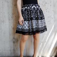 Abito corto con gonna con pizzo bianca e nera S