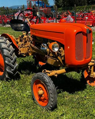 Trattore FIAT 211 R