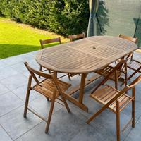 Tavolo allungabile con sedie in legno