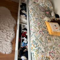 Letto singolo con letto estraibile e cassettoni