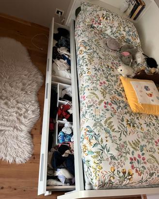 Letto singolo con letto estraibile e cassettoni
