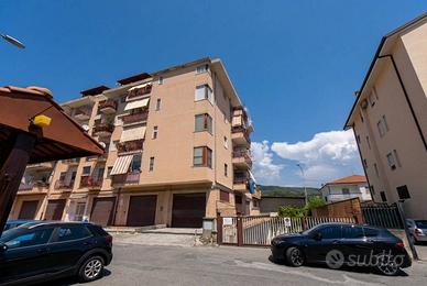 Immobile di 1060 m² a Lamezia Terme