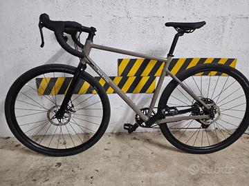 Bici gravel Van Rysel GRVL af sword