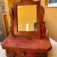 Specchiera toilette in legno artigianale