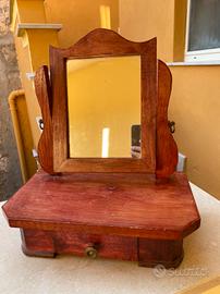Specchiera toilette in legno artigianale