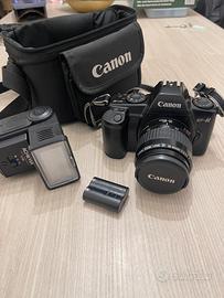 Fotocamera Canon vintage a rullo