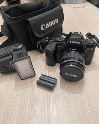 Fotocamera Canon vintage a rullo