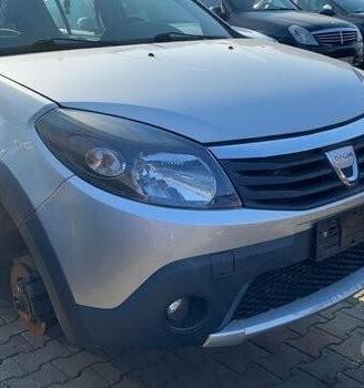 Dacia sandero anno 2012 perfetta per ricambi