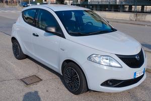 Lancia Ypsilon GPL -  eco chic 