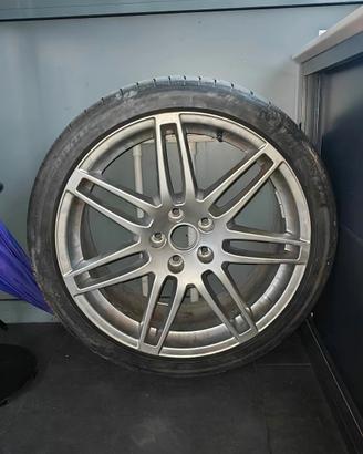 Cerchio originale Audi da 19" gommato