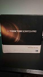 Traktor Scratch Pro con scheda audio Traktor Audio