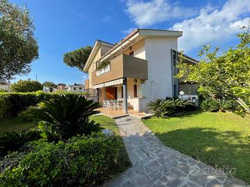 Lavinio villa trilivello ristrutturata