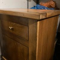 2 comodini  fatti  interamente a mano