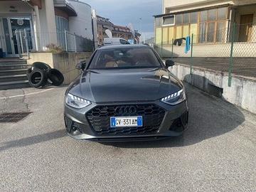 Audi A4 Avant 40 TDI quattro S tronic S line ...