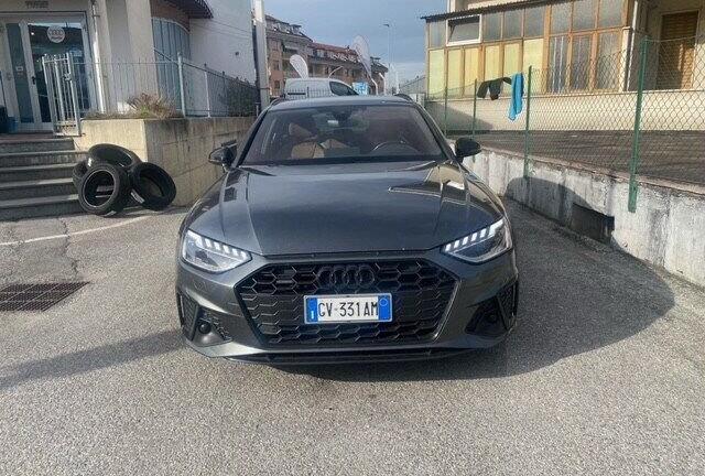 Audi A4 Avant 40 TDI quattro S tronic S line ...