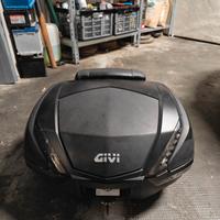 bauletto givi nuovo completo di supporti Tmax 500