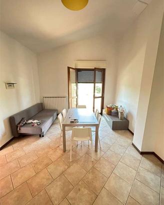 Appartamento di 80 m² con 3 locali e posto auto a 