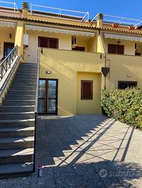 Villetta a schiera a Pescia Romana. 8 posti letto