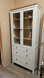 vetrina con cassetti hemnes ikea
