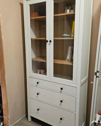 vetrina con cassetti hemnes ikea