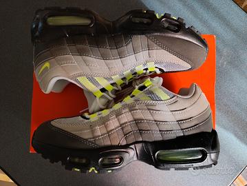 Nike Air Max 95 neon taglia 42 nuove 