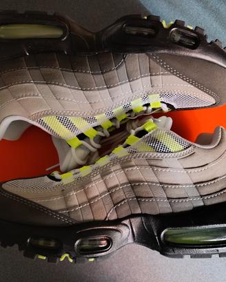Nike Air Max 95 neon taglia 42 nuove 