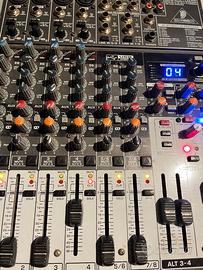 Mixer Behringer Xenix X1204USB