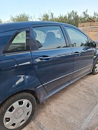Ricambi mercedes b200