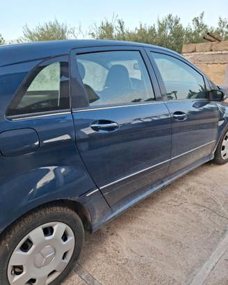 Ricambi mercedes b200