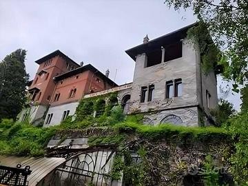 Immobile in asta di 2761 m² con più di 5 locali e 