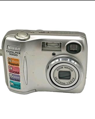 Fotocamera compatta Nikon