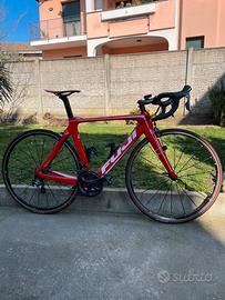 BICICLETTA DA CORSA NUOVA IN CARBONIO