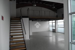 NEGOZIO A CAROBBIO DEGLI ANGELI