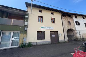 CASA SEMINDIPENDENTE A BRIVIO