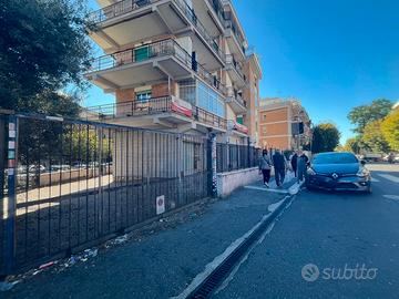 Torrevecchia - locale commerciale con ampia corte