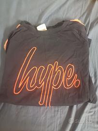 maglietta blu e arancione 